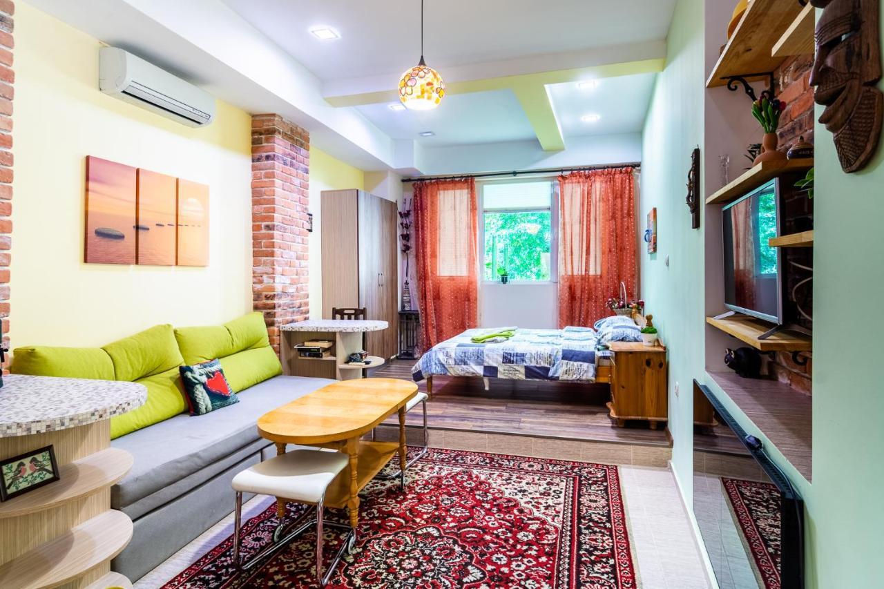 Barcelona Colorful Central Studio W Green Backyard Sofia Exterior photo